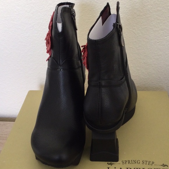 Lartiste Spring Step Black Leather Flower Boots new size 37(6.5-7) - Picture 3 of 5